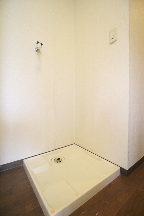 物件内観写真21　(洗濯機置場)