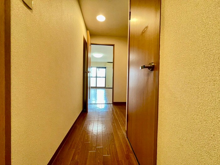 物件内観写真16　(廊下)