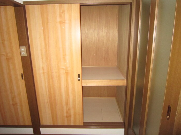 物件内観写真14　(収納)