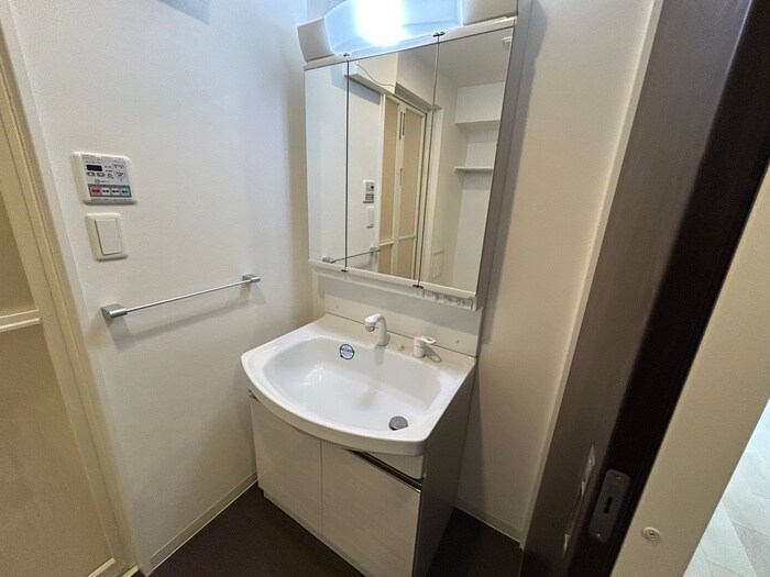 物件内観写真11　(洗面)
