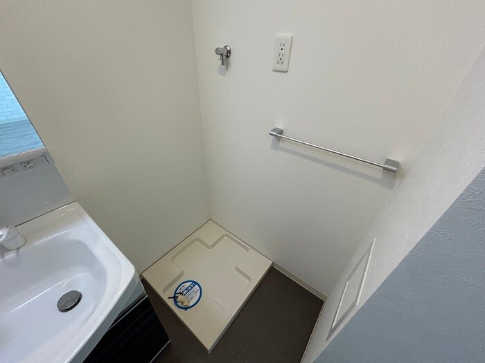 物件内観写真12　(洗濯機置場)