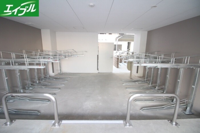 物件外観写真5　(駐輪場)