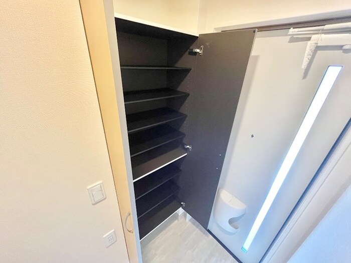 物件内観写真6　(靴箱)