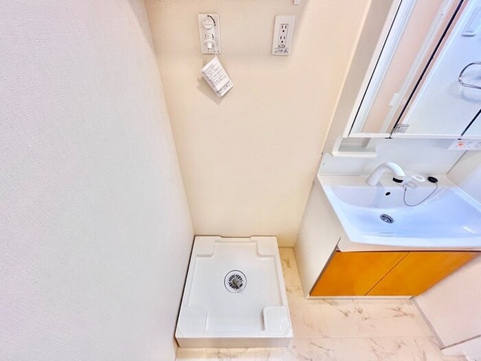 物件内観写真12　(洗濯機置場)