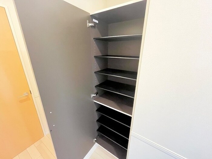 物件内観写真15　(靴箱)