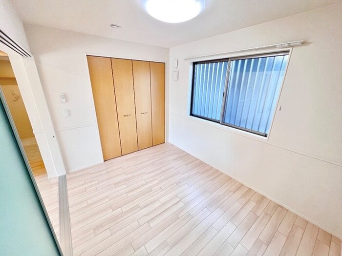 物件内観写真16　(居室)