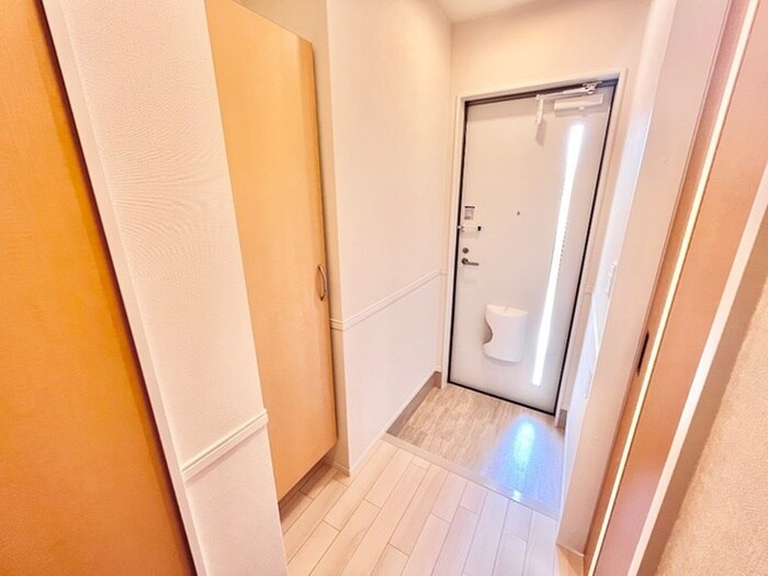 物件内観写真16　(玄関)