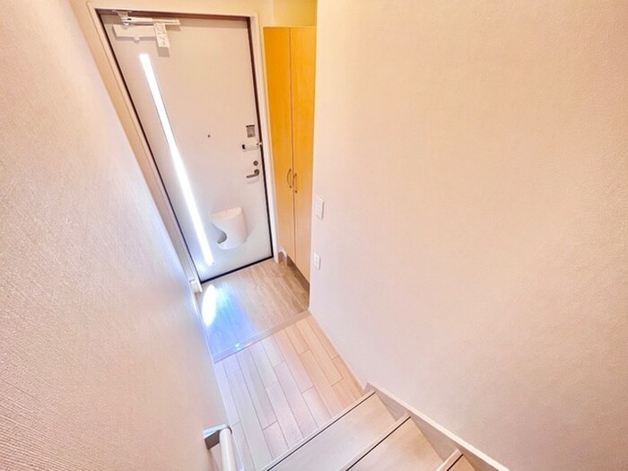 物件内観写真16　(玄関)