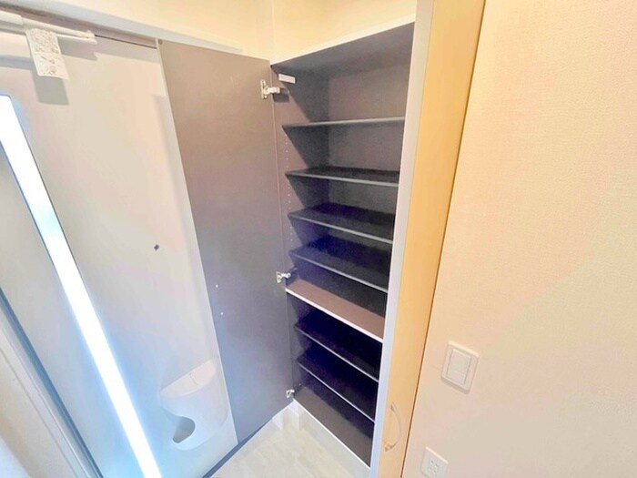 物件内観写真18　(靴箱)