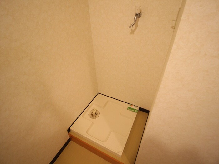 物件内観写真15　(洗濯機置場)