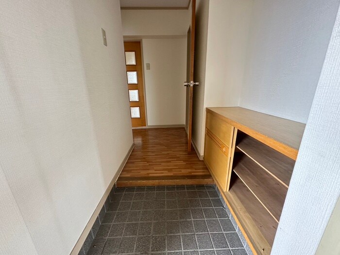 物件内観写真18　(玄関)