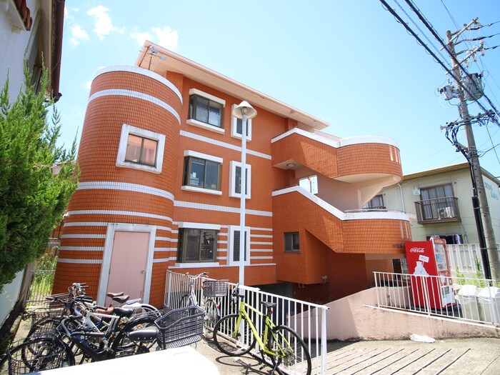 サウスメゾンラコリンの物件外観写真