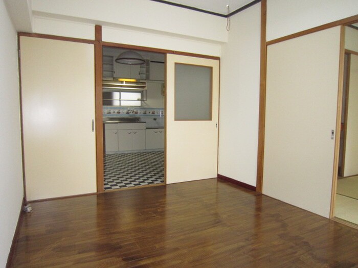 物件内観写真5　(居室)