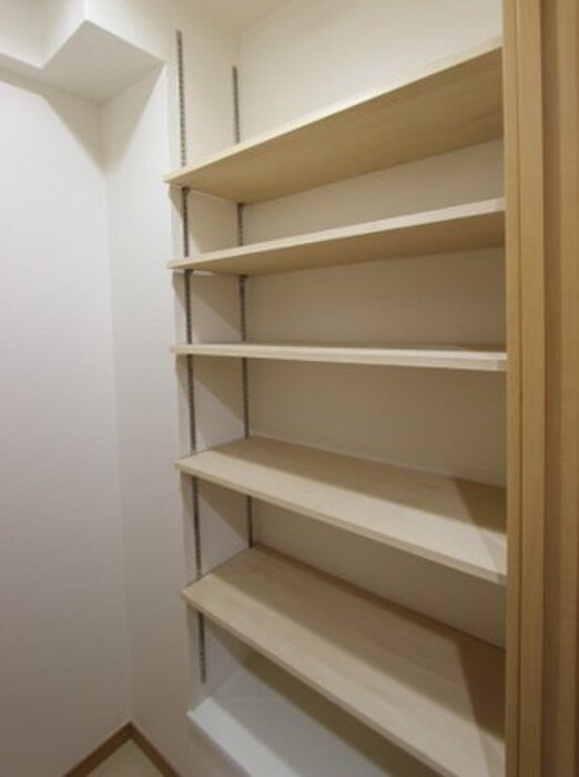 物件内観写真8　(収納)