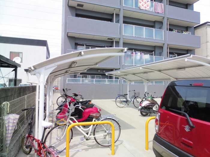 物件外観写真4　(駐輪場)