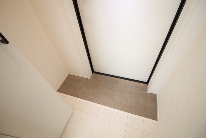 物件内観写真18　(玄関)