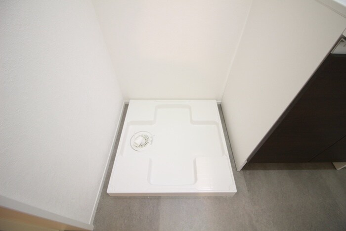 物件内観写真16　(洗濯機置場)