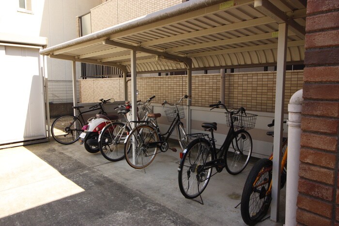 物件外観写真5　(駐輪場)