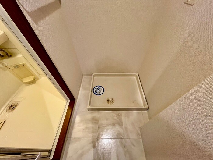 物件内観写真16　(洗濯機置場)