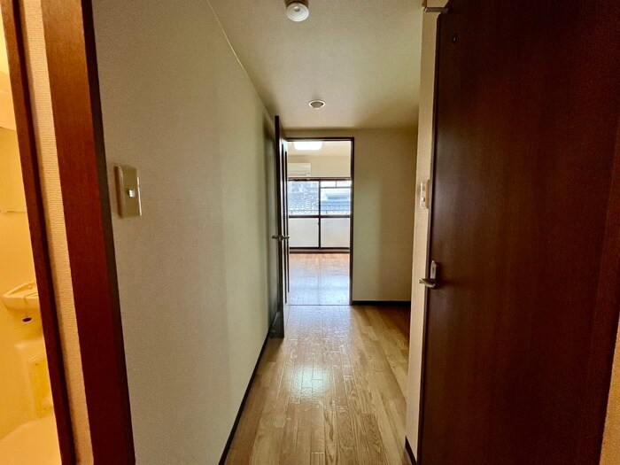 物件内観写真17　(廊下)