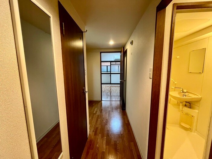 物件内観写真20　(廊下)