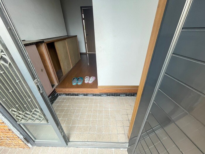 物件内観写真7　(玄関)