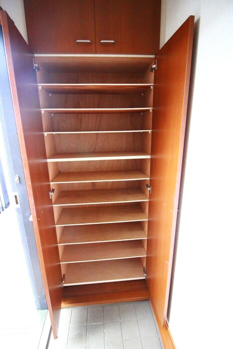 物件内観写真3　(靴箱)