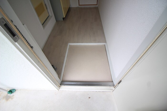 物件内観写真16　(玄関)