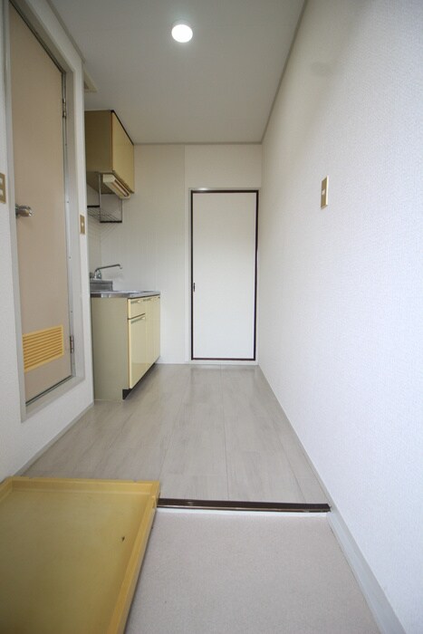 物件内観写真18　(廊下)