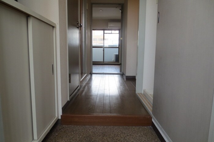 物件内観写真18　(廊下)