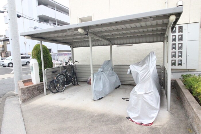 物件外観写真5　(駐輪場)