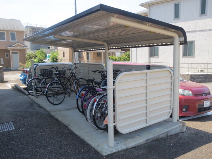 物件外観写真5　(駐輪場)