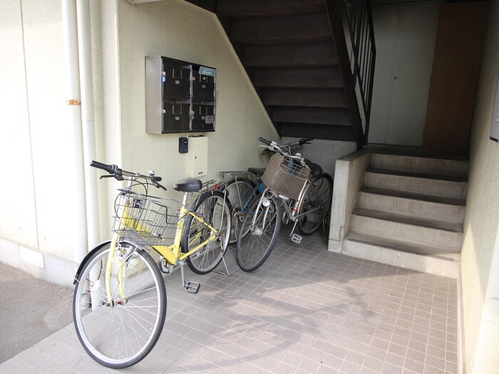 物件外観写真5　(エントランス部分)