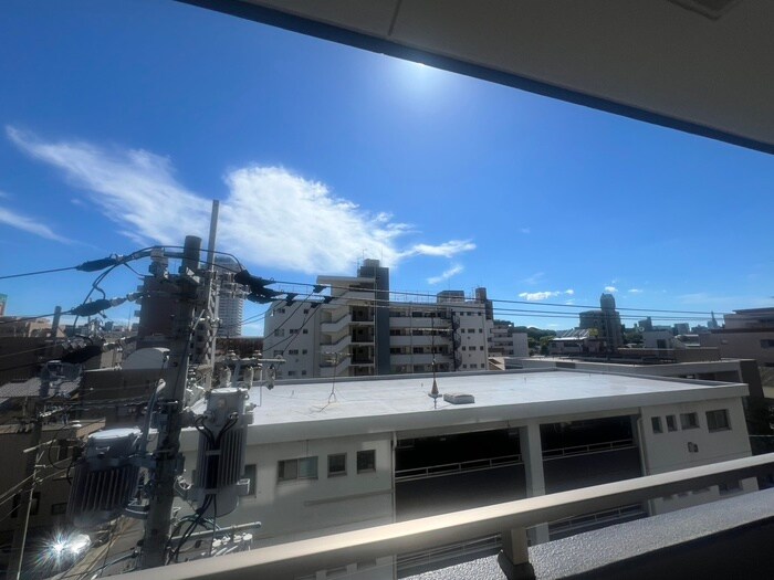 物件内観写真16　(室内からの展望)