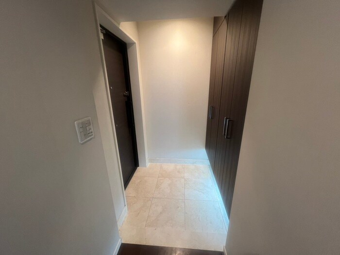 物件内観写真18　(玄関)