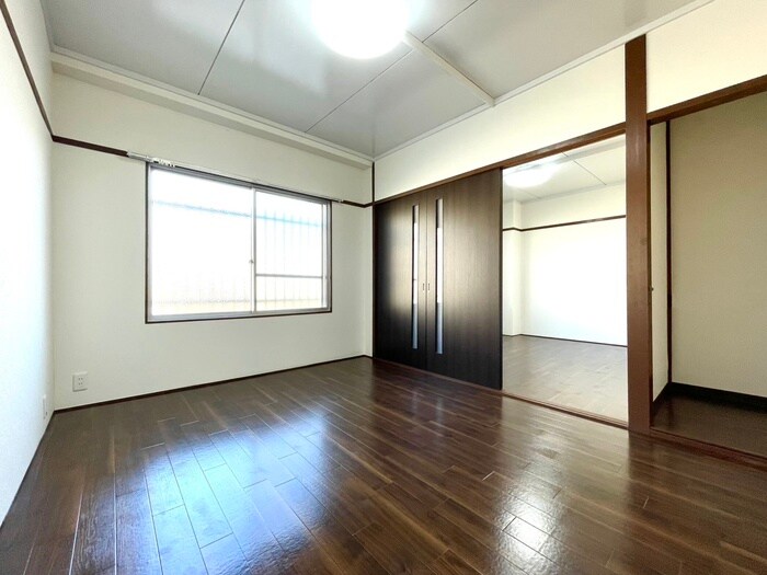 物件内観写真2　(居室)