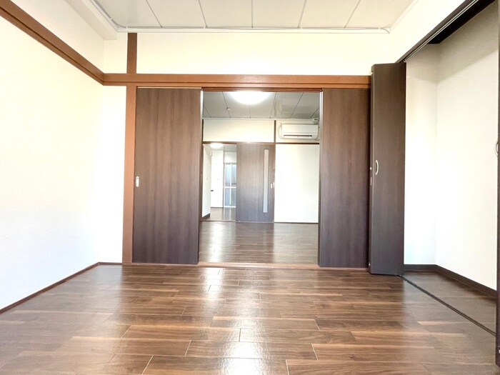 物件内観写真3　(居室)