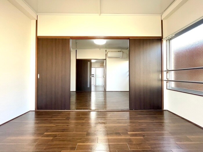 物件内観写真3　(居室)