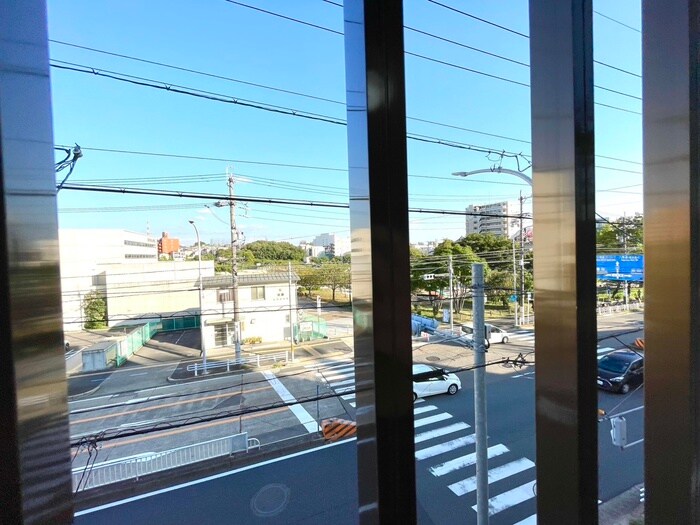 物件内観写真11　(室内からの展望)