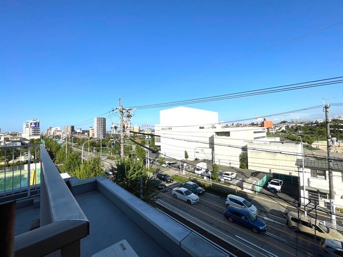 物件内観写真13　(室内からの展望)