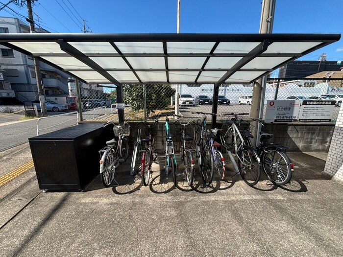 物件外観写真6　(駐輪場)