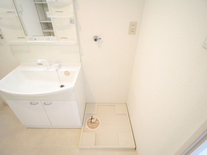 物件内観写真15　(洗濯機置場)