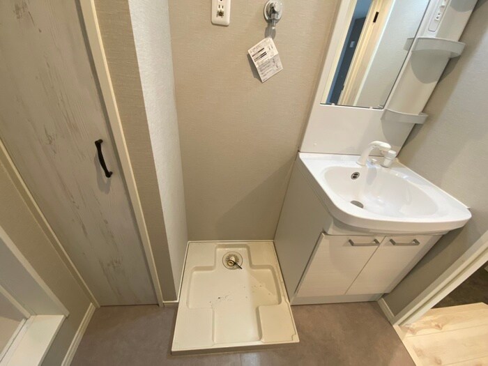 物件内観写真13　(洗濯機置場)