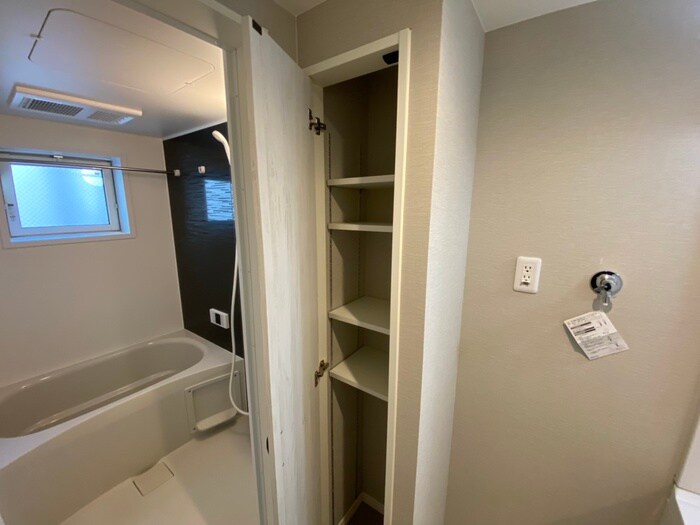 物件内観写真18　(収納)