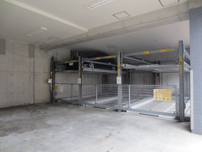 物件外観写真6　(駐車場)