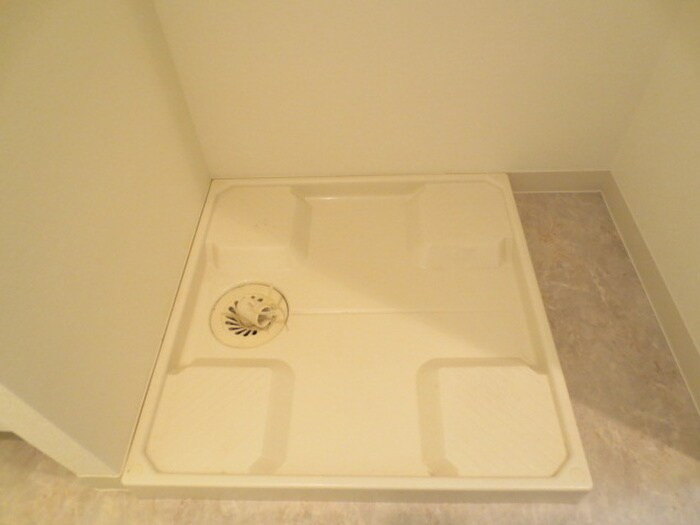 物件内観写真14　(洗濯機置場)