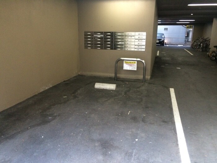 物件外観写真4　(駐車場)