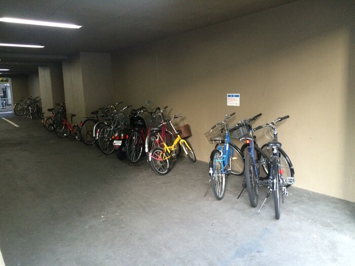 物件外観写真6　(駐輪場)