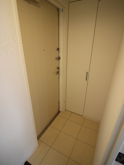 物件内観写真7　(玄関)