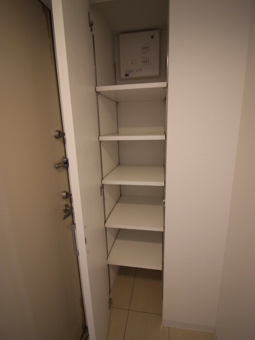 物件内観写真8　(靴箱)